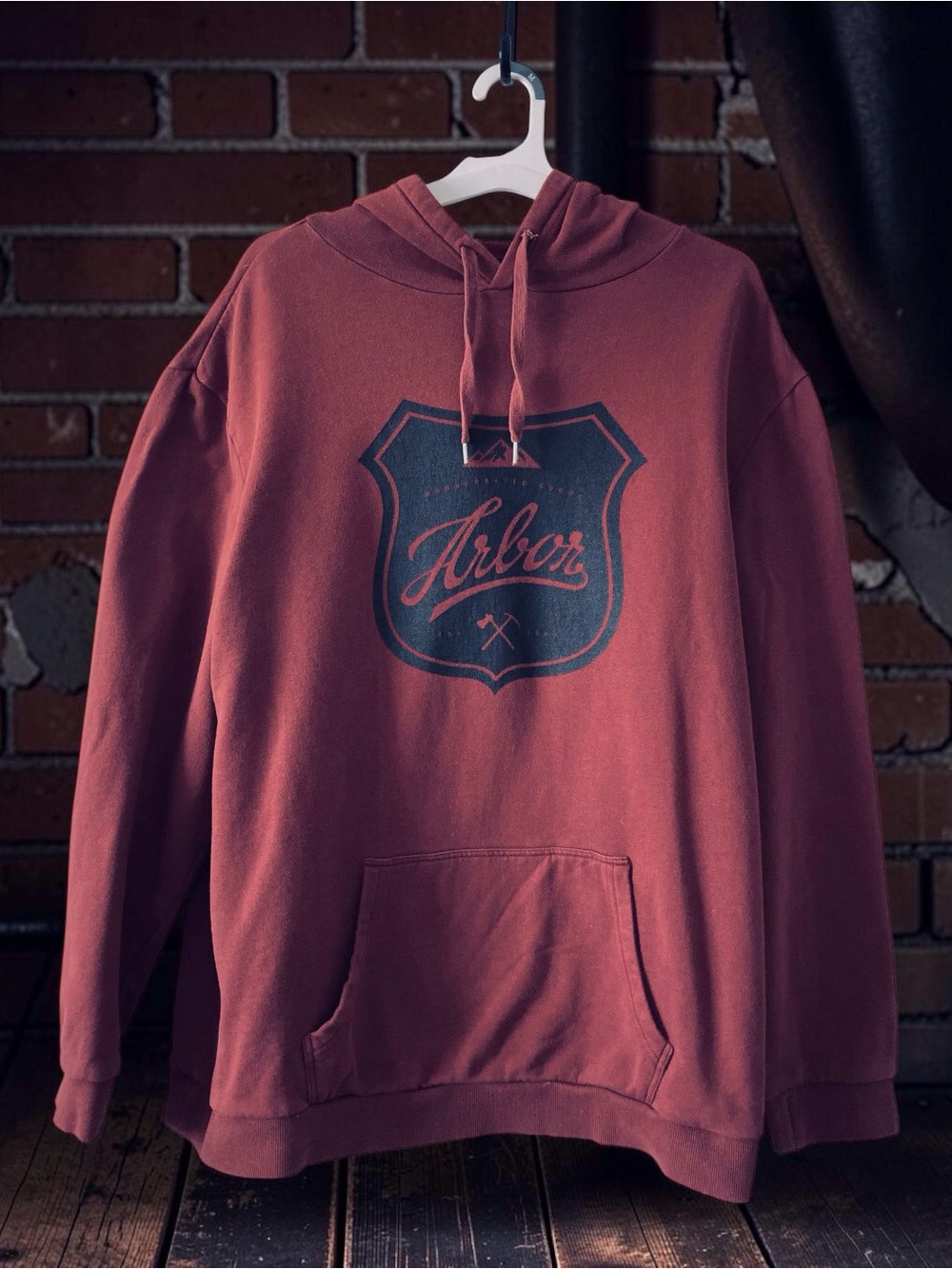 Arbor Collective Men's Graphic Pullover Hoodie Maroon XXL Shield Logo